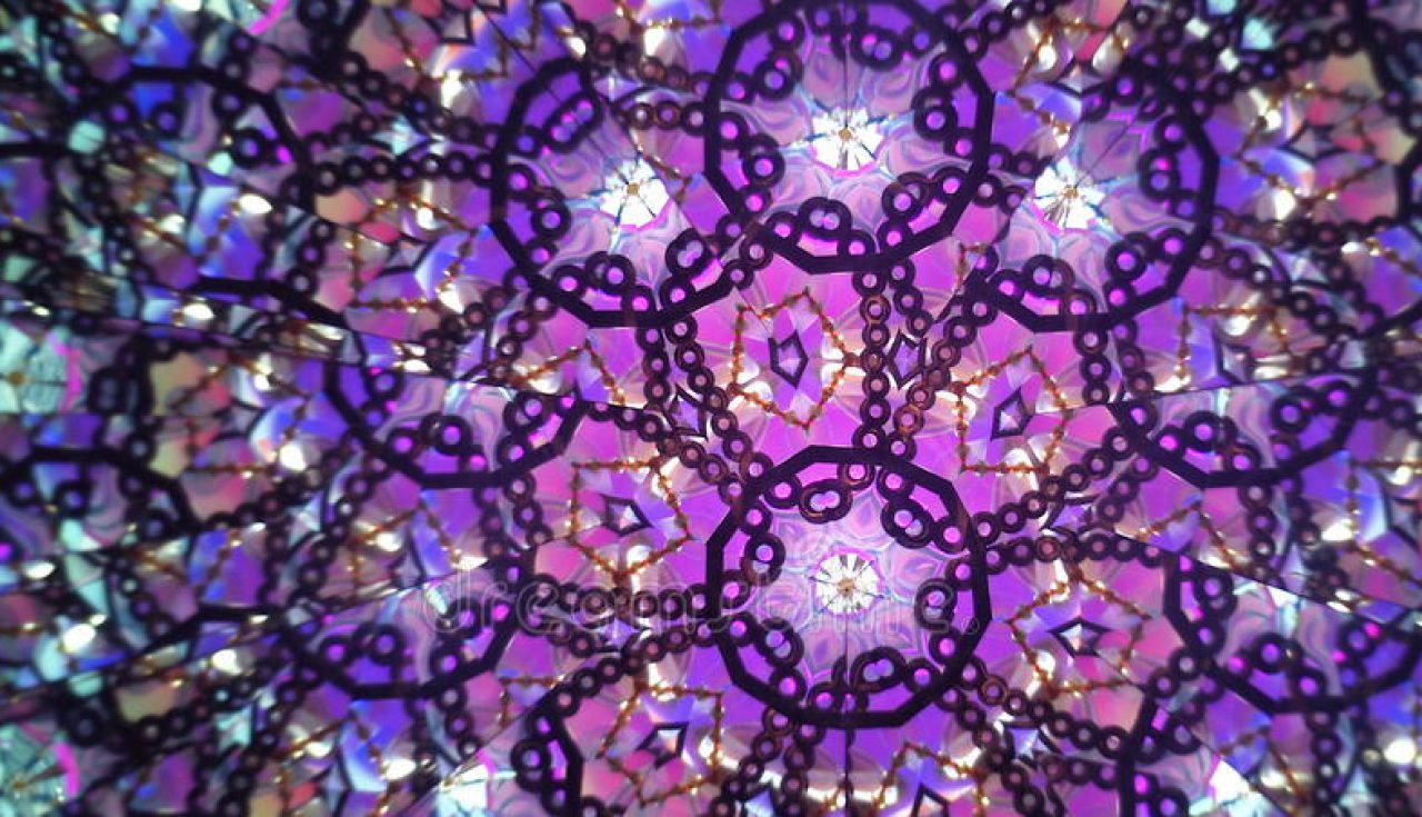 cropped-kaleidoscope-imagery-beauty-imagination-words-best-describe-retro-childhood-favorite-light-glass-work-42754517.jpg
