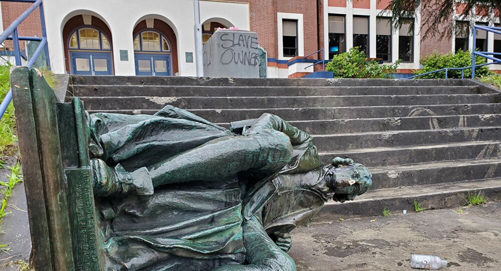 jefferson statue toppled